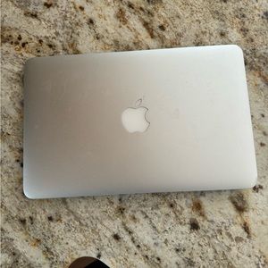 Apple Laptop - Silver